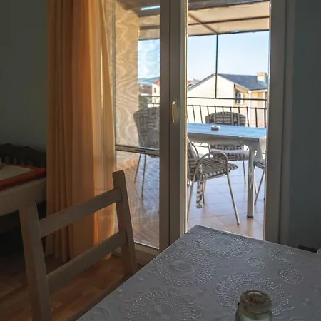 Διαμέρισμα 4